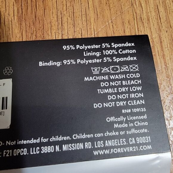 Los Angeles Lakers Face Mask Covering Ultra Game Basketball Nike Kobe LeBron AD - Picture 4 of 4